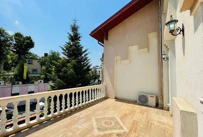 Bijuterie Arhitecturală: Refugiul tău de Lux cu Piscină în Inima Orașului - 8