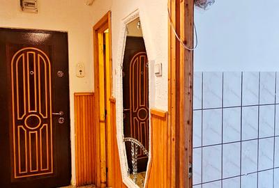 Apartament 3 camere decomandate, etaj 1,cu loc de parcare si boxa, Cl.Romanului - 10