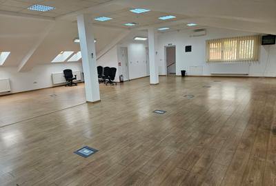 De inchiriat de birouri, zona Tipografilor-Take Ionescu, 15 locuri de parcare - 1