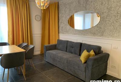 Apartament cu 3 camere semidecomandat în Aradului