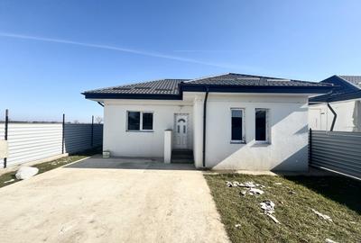 Casă individuală cu 3 camere în Crevedia