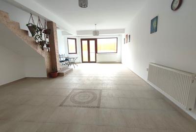 Casă cu 6 camere în Calea Turzii