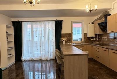 Apartament cu 2 camere semidecomandat, mobilat în Central