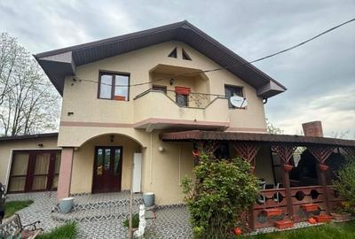 Casă individuală cu 4 camere în Cerchejeni
