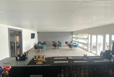 Complex Comercial de Lux –  3 Vile, Salon Evenimente și 2 Piscine - 15