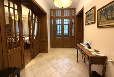 Vilă ultracentrală cu piscină interioară, saună și cramă | Unirii - 36