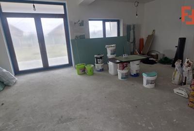 Duplex cu 5 camere în Moșnița Nouă