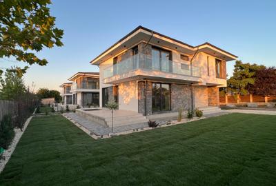 Casă individuală cu 5 camere în Corbeanca