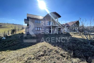 Vilă de vânzare, 253 mp util, teren 1000 mp, Rediu Mitropoliei - 1