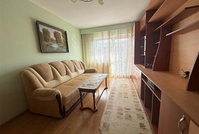 Apartament cu 3 camere decomandat, mobilat în Valea Aurie