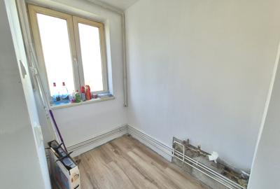 Vanzare garsoniera  zona Astra Str.Soarelui etajul 4 din 9 bloc cu 2 lifturi - 3