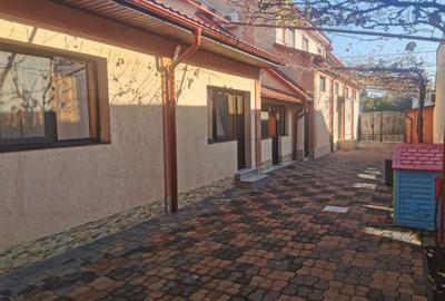 Casă cu 4 camere în Central