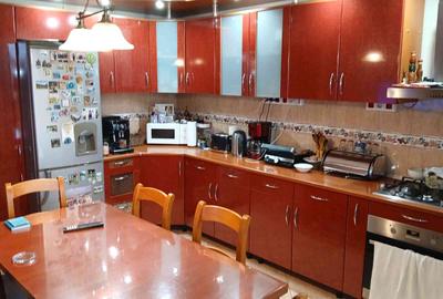 Casa cu 7 camere in zona rezidentiala - 5