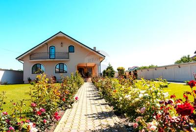Casă individuală cu 4 camere în Spătaru