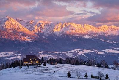 Vila in magistral peisagistic, mobilata, echipata, Moieciu, Pestera, Brasov - 1