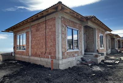 Vanzare Casa Noua 4 camere 2 Bai Terasa S.util 100 mp. Teren 425 mp. Finisata - 6
