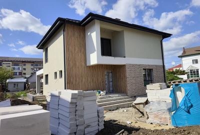 Casă individuală cu 5 camere în Mogoșoaia