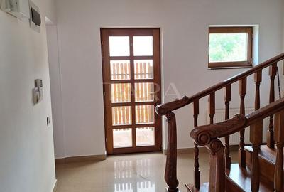 Casa deosebită în Europa – stil clasic, terase și grădină amenajata - 5