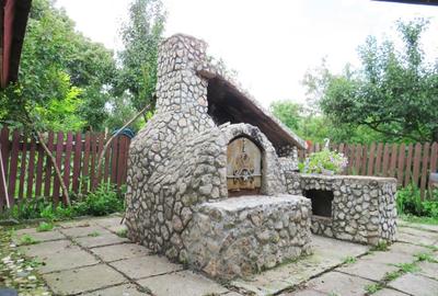 Casă individuală cu 9 camere în Tuzla