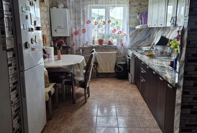 Apartament zona nord,etaj 4,54 mp utili - 4