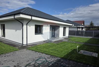 Casa 4 camere- noua-la cheie, poziție excelentă in Harman - 1