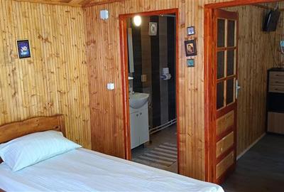COMPLEX 5 CABANE DIN LEMN CU ACCES LA DUNARE + teren  in Podul Gornei, jud. CS - 5
