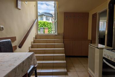 De vanzare casa in curte comuna - Zona Papiu - 2