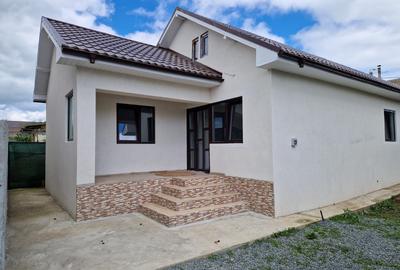 Agenție imobiliară vindem casa la sol cu 4 camere în Năvodari - 3