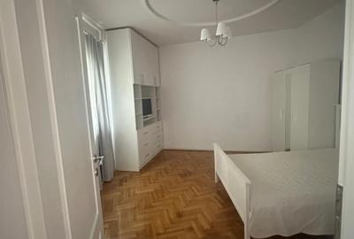 Apartament cu 2 camere semidecomandat, mobilat în Calea Victoriei