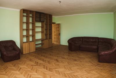 Oportunitate Exclusivă de Investiție în Câmpina Muscel Vila 12+ camere 750 mp - 17