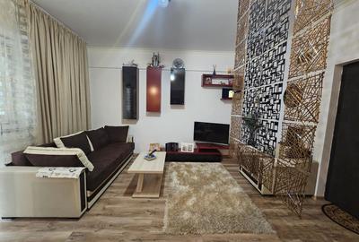 Apartament cu 2 camere decomandat, mobilat în Tomis Plus