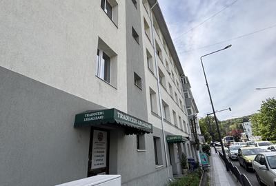 Spatiu comercial de inchiriat zona centrala etaj 1 Rm Valcea - 1