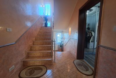 Casa individuala cu piscina. P+1+M. zona foarte buna - 34