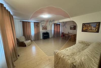 Casă / Vilă cu 6 camere de vânzare în zona Darmanesti - 1