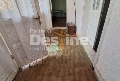 Casă bătrânească de vânzare – Comănești, cartier Straja  la  5 minute de oraș - 9