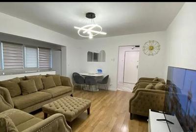 Apartament cu 3 camere semidecomandat în Colentina