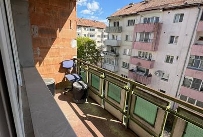 Apartament cu 1 cameră de închiriat etaj 3/4 - 3