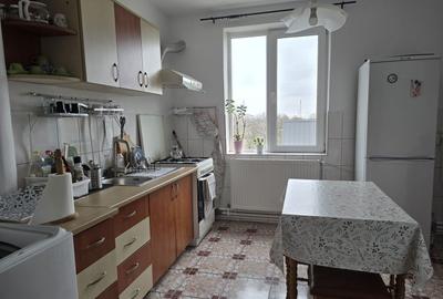 LOC. RACACIUNI,  APARTAMENT 3 CAMERE - 11