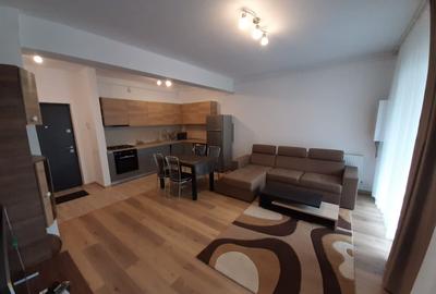 Apartament cu 2 camere semidecomandat, mobilat în Central