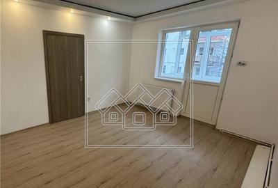Apartament de vanzare in Sibiu - 3 camere, balcon, et. 1 - - 4