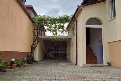 Casă Individuală de Închiriat – Lazaret / Lupeni – Garaj + Curte - 2