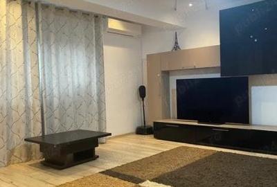 Apartament cu 3 camere decomandat, mobilat în Primo