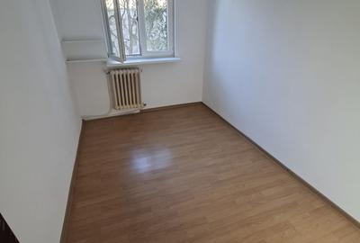 Apartament 3 camere, etajul 1/4, zona Mircea cel Batran - 4