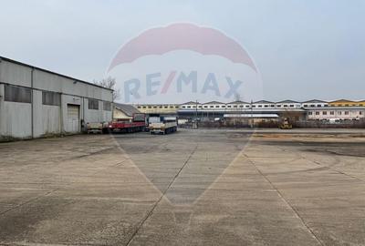 Spațiu industrial în Deva - Platformă betonată, 2 hale , linie CFR - 7
