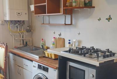 Vand apartament cu 2 camere in Deva, zona ultracentrala (Piata), bloc de 4 etaje