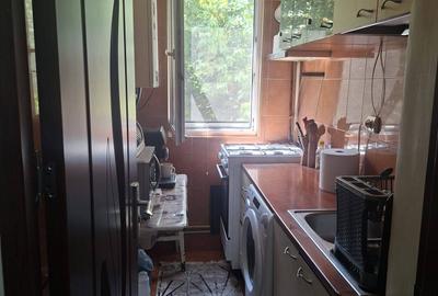 Apartament 3 camere Piața Progresul, 50 mp, centrală proprie, etaj 2/10 - 7