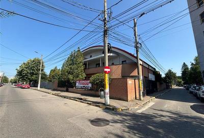 Casă individuală cu 9 camere în Ultracentral