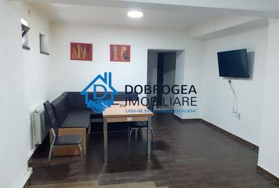 Apartament cu 5 camere decomandat, mobilat în E3