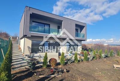 Casă individuală cu 4 camere în Șelimbăr