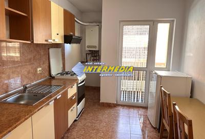 Apartament cu 3 camere decomandat, mobilat în Central